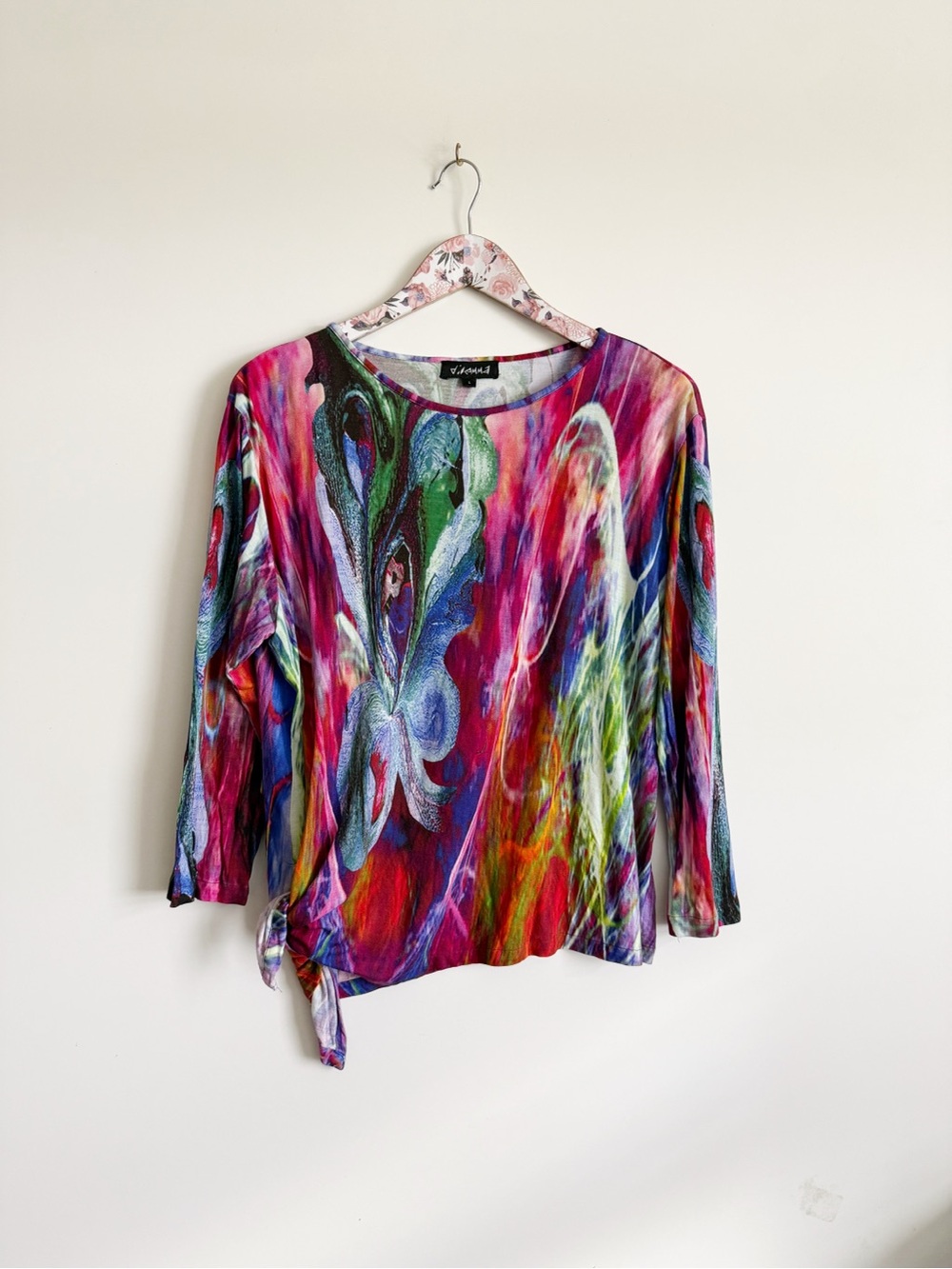 DILEMMA Vibrant Side Tie Top Pink Art Size Large